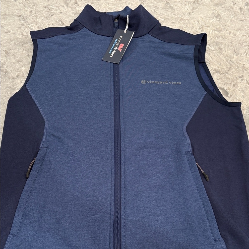 NWT Men’s Vineyard Vines Navy and Blue Zip-Up Vest